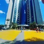 Apartamento No Tropical Executive Hotel Com Varanda, 1 Cama De Casal E 2 Camas De Solteiro