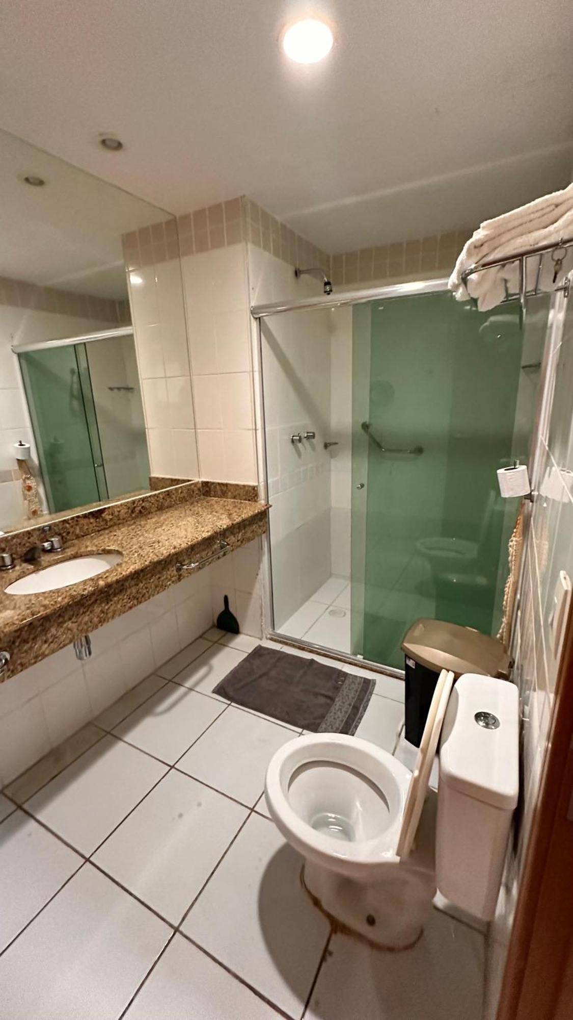 No Tropical Executive Com Varanda, 1 Cama De Casal E 2 Camas De Solteiro *